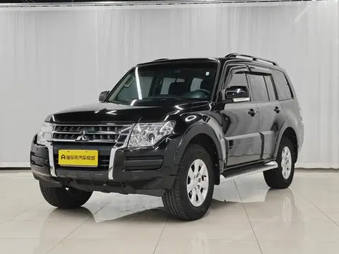 Mitsubishi 帕杰罗 2016
