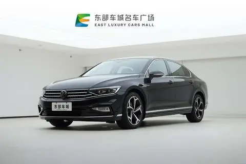 Volkswagen Magotan 2025