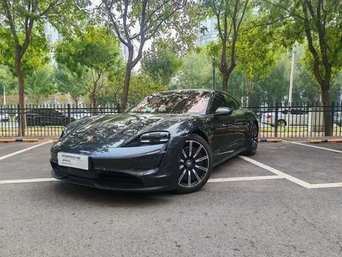 Porsche Taycan 2022