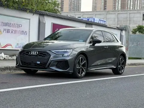 Audi A3 2022 — фото 1