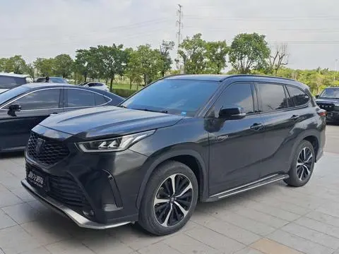Toyota Crown Kluger 2023