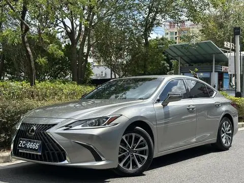 Lexus ES 2022