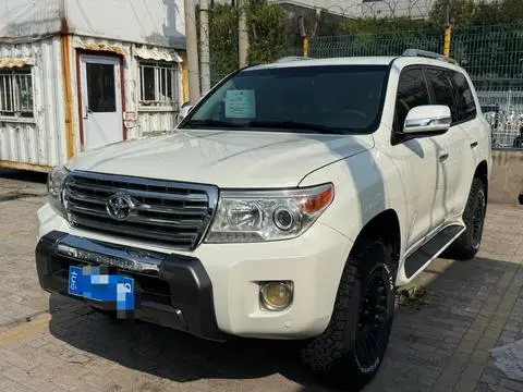 Toyota 兰德酷路泽 2015