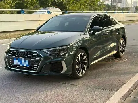 Audi A3 2024 — фото 1