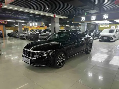 Volkswagen Passat 2023