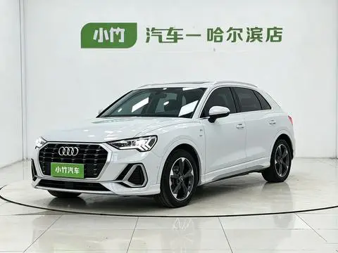 Audi Q3 2022 — фото 1