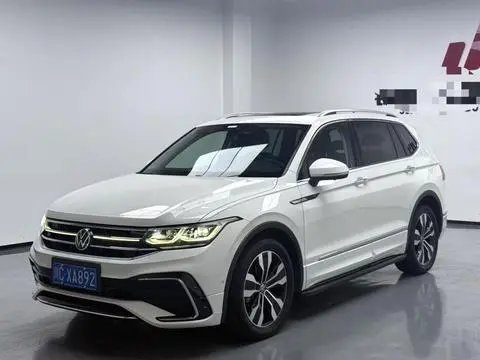 Volkswagen Tiguan L 2022