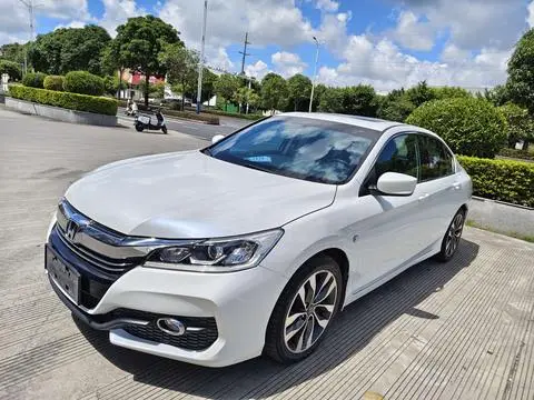 Honda Accord 2016 — фото 1