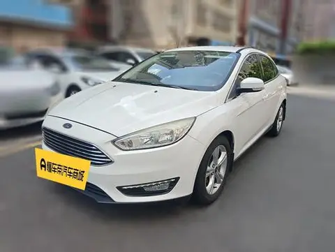 Ford Focus 2015 — фото 1