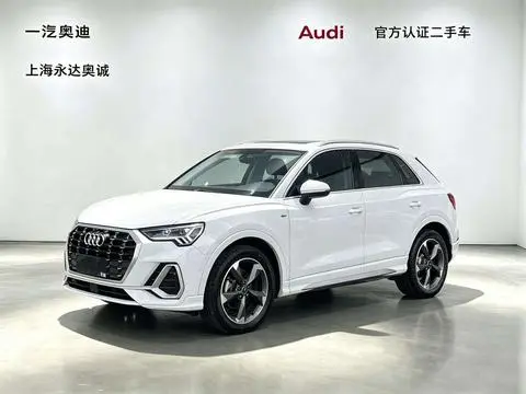 Audi Q3 2022 — фото 1
