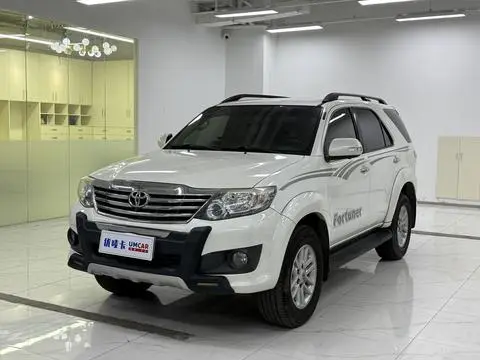 Toyota Fortuner 2015