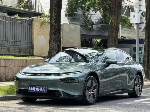 XPeng 小鹏P7 2023