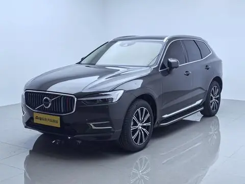 Volvo XC60 2021 — фото 1