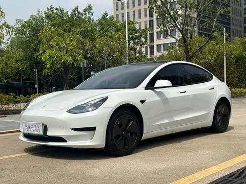 Tesla Model 3 2022 — фото 1