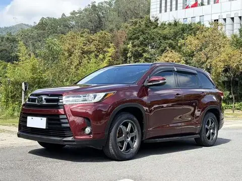 Toyota Highlander 2018 — фото 1