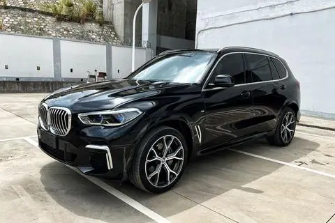 BMW X5 2022 — фото 1