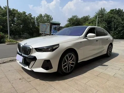 BMW i5 2024