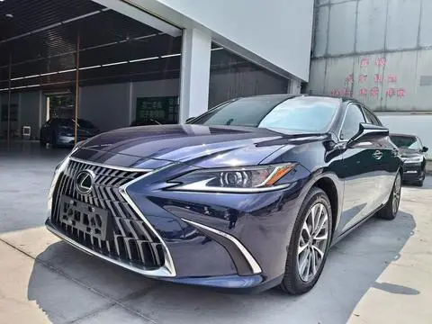 Lexus ES 2022
