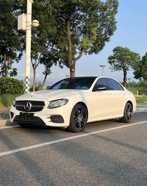 Mercedes-Benz E-Class 2017 — фото 1