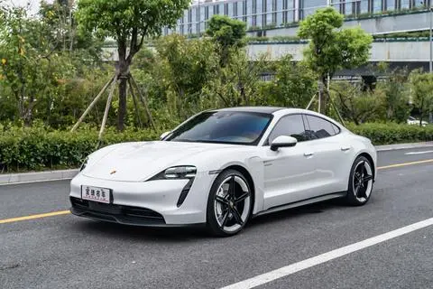 Porsche Taycan 2022