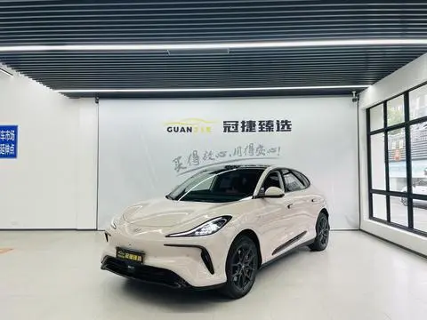 IM Motors 智己LS6 2023