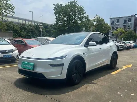 Tesla Model Y 2025 — фото 1