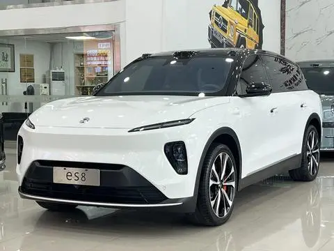 NIO ES8 2023