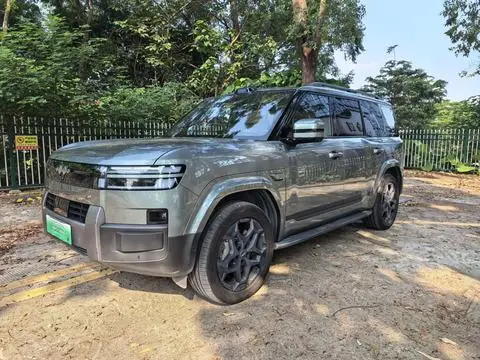 BYD Leopard 钛7 PHEV 2025
