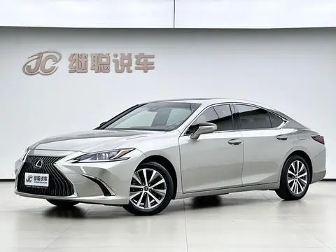Lexus ES 2020 — фото 1