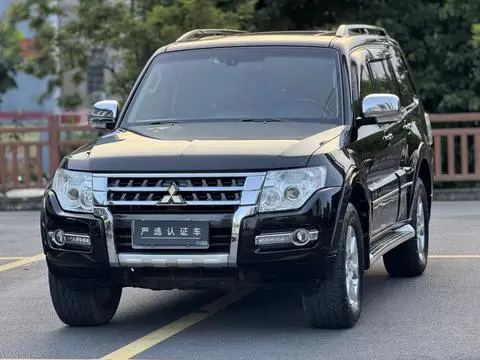 Mitsubishi 帕杰罗 2016 — фото 1