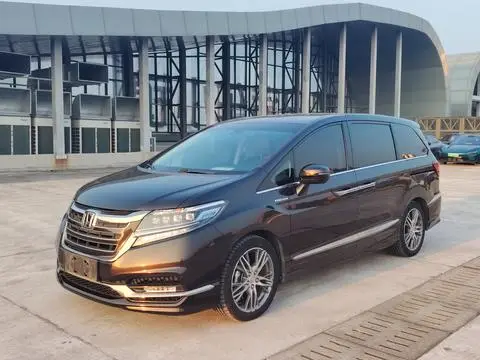 Honda 艾力绅 2019 — фото 1