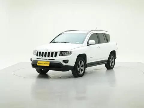 Jeep 指南者 2014 — фото 1