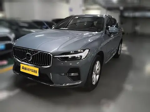 Volvo XC60 2022 — фото 1