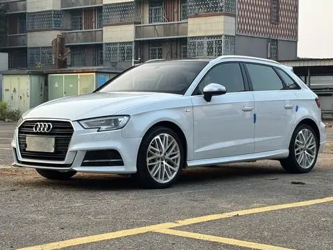 Audi A3 2018 — фото 1