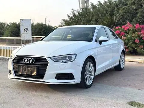 Audi A3 2018 — фото 1