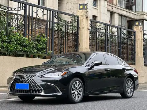 Lexus ES 2021