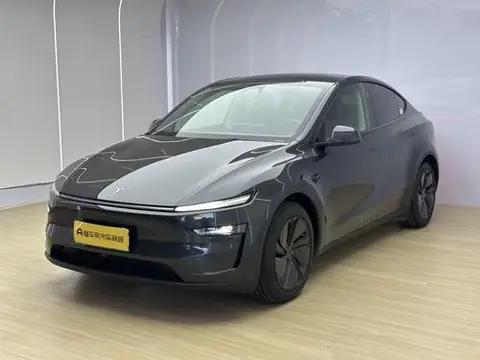 Tesla Model Y 2025