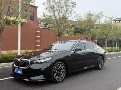 BMW 5 Series 2025