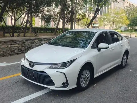 Toyota Corolla 2023 — фото 1