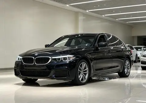 BMW 5 Series 2019 — фото 1