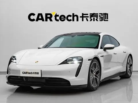 Porsche Taycan 2022