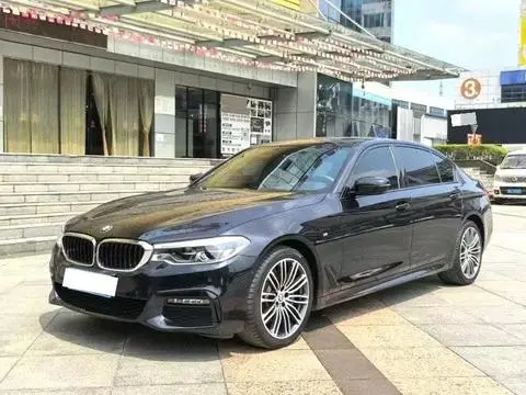 BMW 5 Series 2019 — фото 1