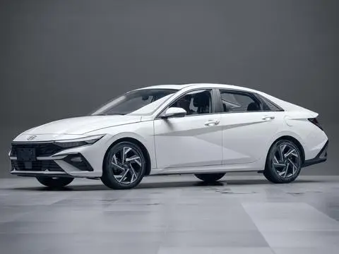 Hyundai Elantra 2023 — фото 1