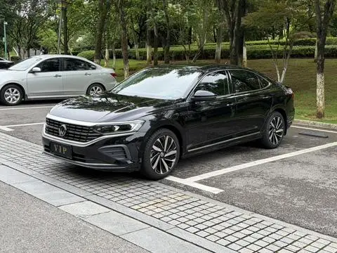 Volkswagen Passat 2024 — фото 1