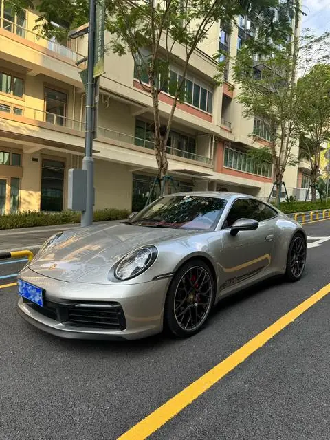 Porsche 911 2023