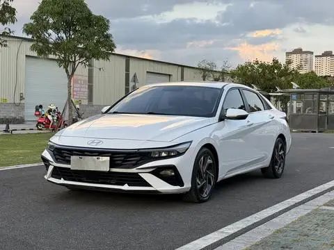 Hyundai Elantra 2023
