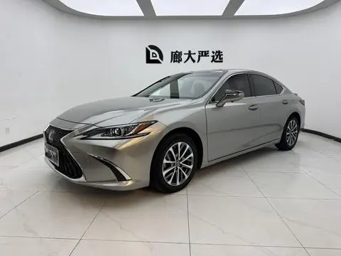 Lexus ES 2021 — фото 1