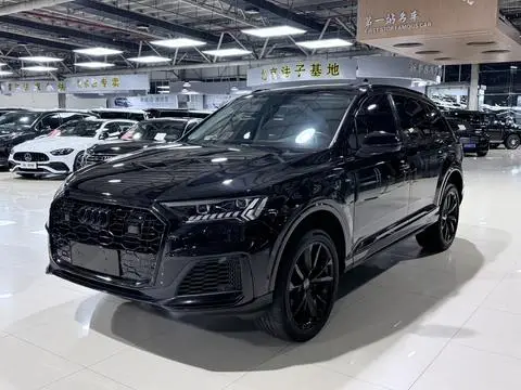 Audi Q7 2020 — фото 1