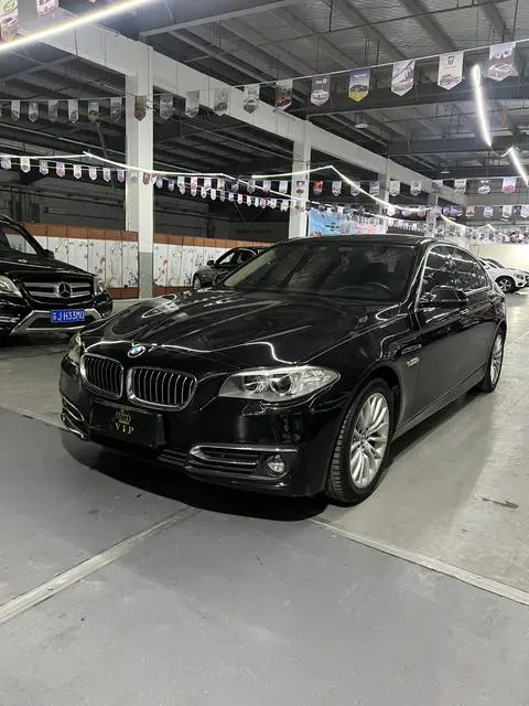 BMW 5 Series 2017 — фото 1