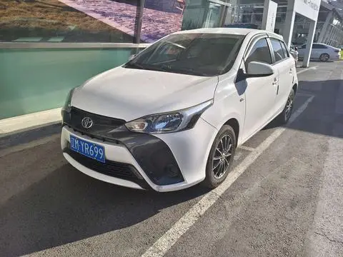 Toyota YARIS L 2016